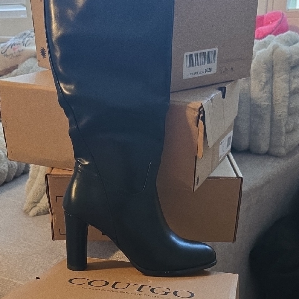 Coutgo Women's Black Knee-High Boots